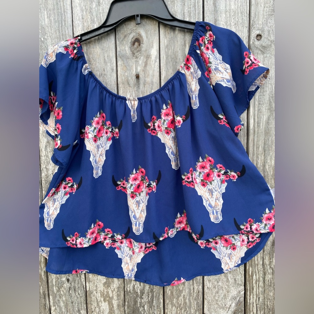 Flowy Steer Head Skull Stretchy Off Shoulder Medium